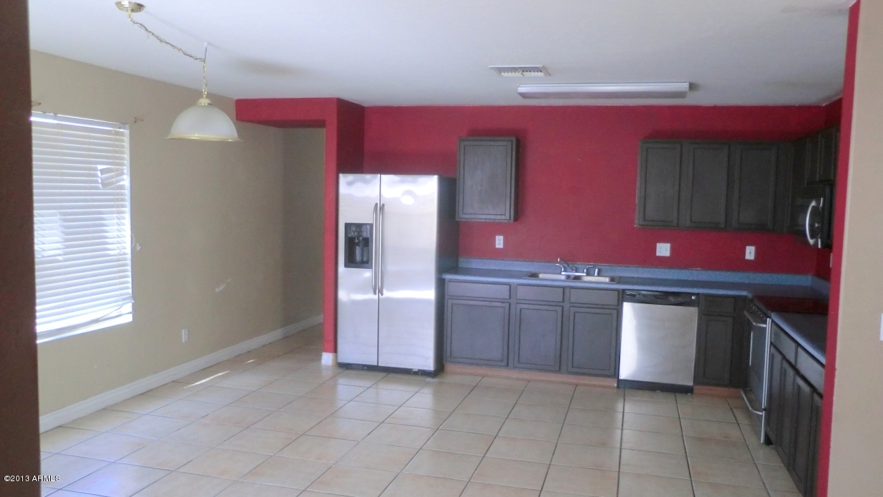 3304 South Conestoga Road Apache Junction, AZ 85119 - Photo 3 of 15 EAT IN KITCHEN