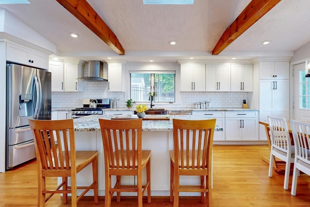 39 Botolph Street Melrose, MA 02176 - Photo 4 of 42