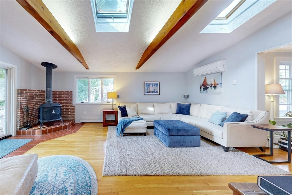 39 Botolph Street Melrose, MA 02176 - Photo 7 of 42