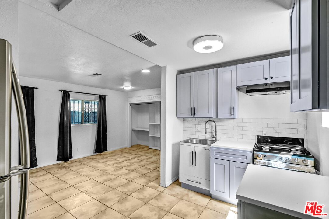 13110 Pinney Street Pacoima, CA 91331 - Photo 13 of 16