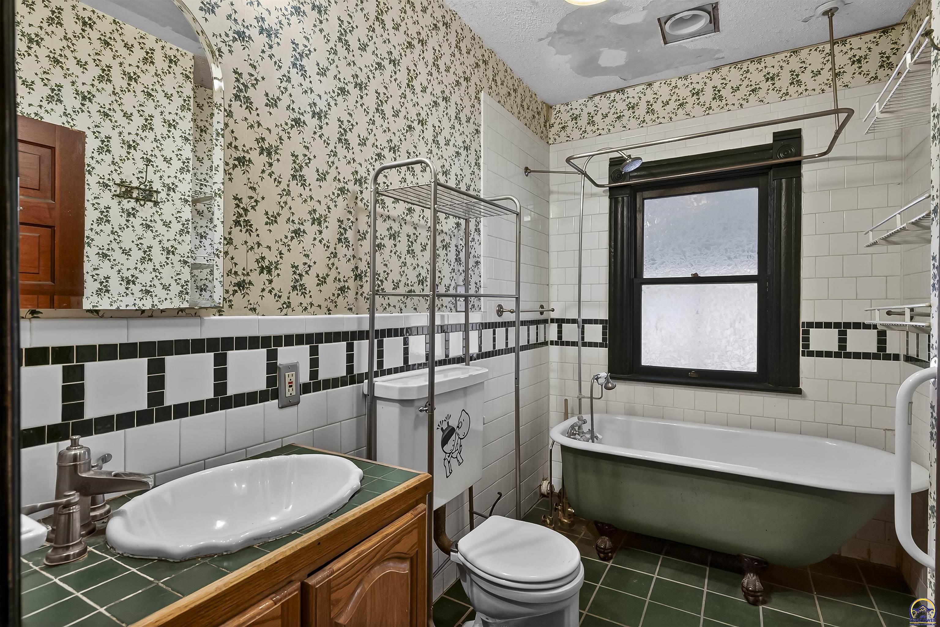 1272 Southwest Buchanan Street Topeka, KS 66604 - Photo 16 of 29