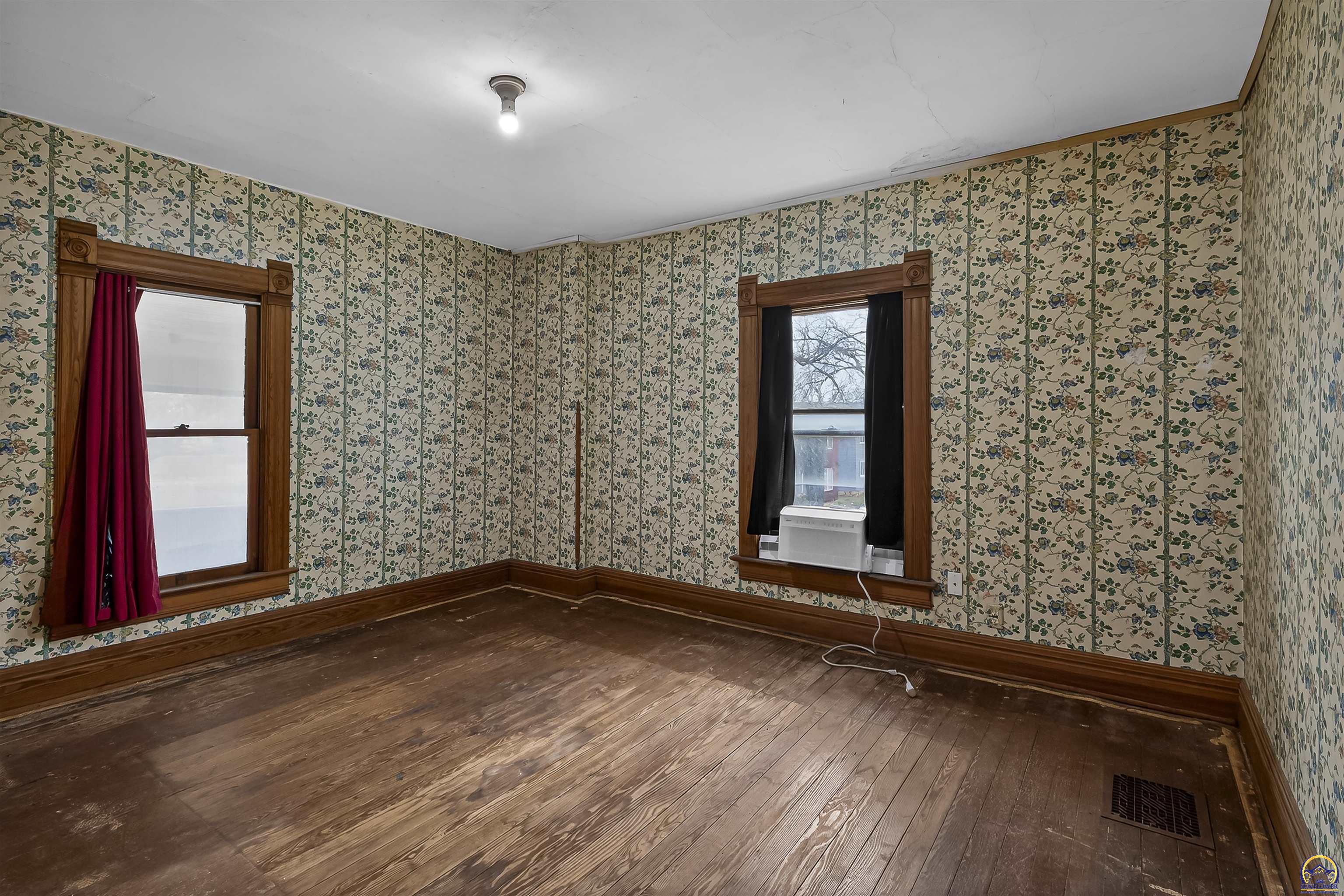 1272 Southwest Buchanan Street Topeka, KS 66604 - Photo 17 of 29