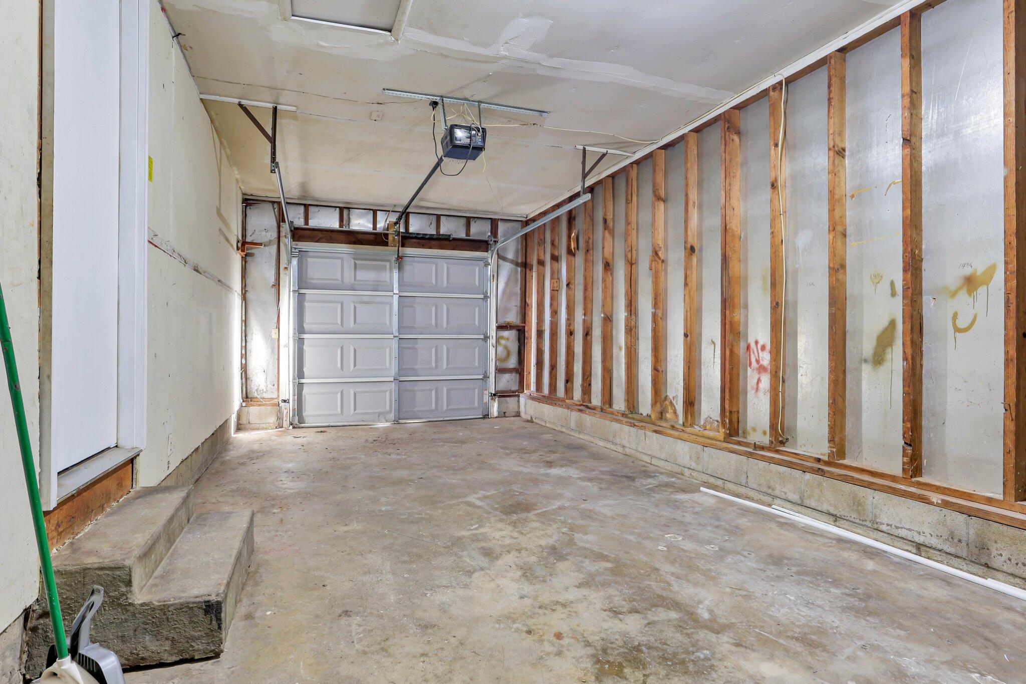 1935 Alsace Road Columbus, OH 43232 - Photo 29 of 35 46-web-or-mls-011A7575