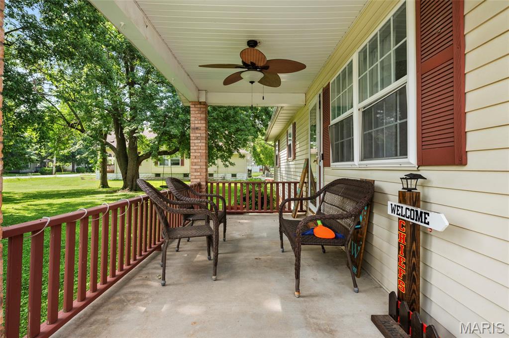 716 Springfield Road Gillespie, IL 62033 - Photo 6 of 33