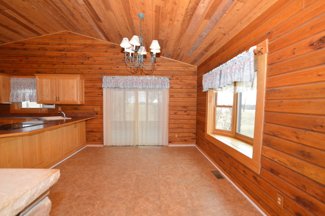 1339 Woodlawn Road Lee, IL 60530 - Photo 5 of 25