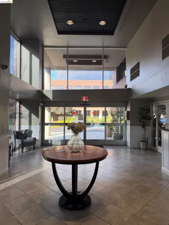 $2,395 | 6400 Christie Avenue, Unit 4124, Emeryville, CA 94608