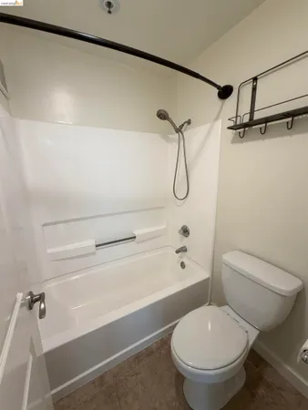 $2,395 | 6400 Christie Avenue, Unit 4124, Emeryville, CA 94608