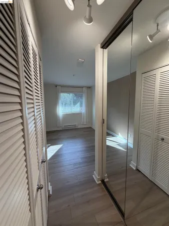 $2,395 | 6400 Christie Avenue, Unit 4124, Emeryville, CA 94608