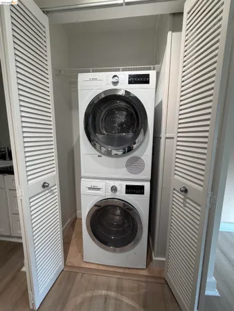 $2,395 | 6400 Christie Avenue, Unit 4124, Emeryville, CA 94608