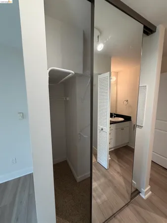 $2,395 | 6400 Christie Avenue, Unit 4124, Emeryville, CA 94608