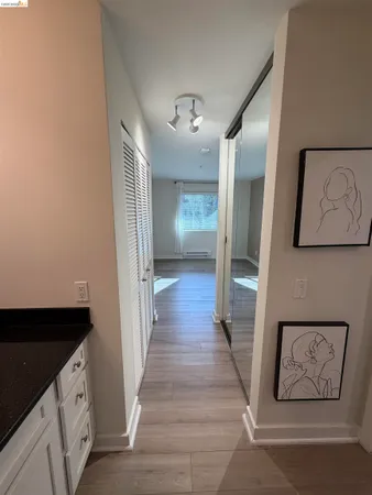 $2,395 | 6400 Christie Avenue, Unit 4124, Emeryville, CA 94608