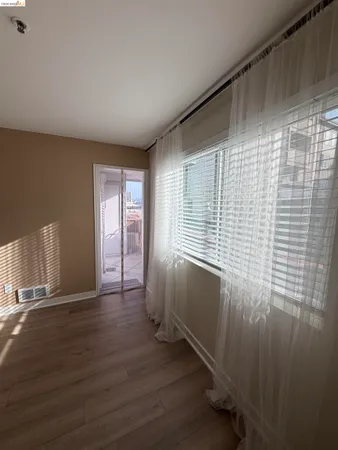 $2,395 | 6400 Christie Avenue, Unit 4124, Emeryville, CA 94608