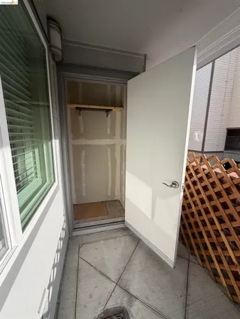 $2,395 | 6400 Christie Avenue, Unit 4124, Emeryville, CA 94608