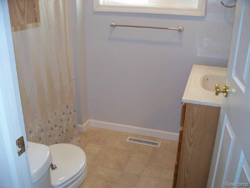 325 East Hurd Road Monroe, MI 48162 - Photo 11 of 11 hurd bath