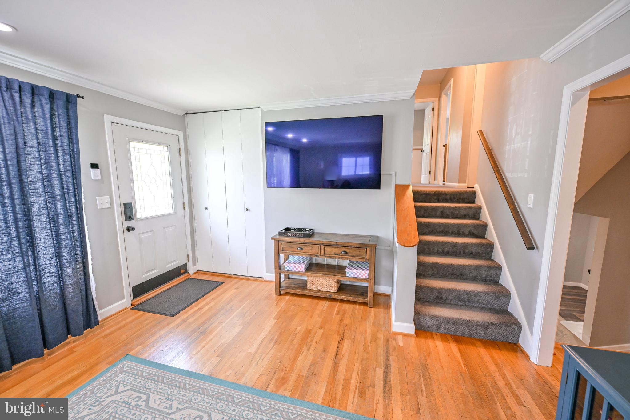 21 Dunwich Road Lutherville-Timonium, MD 21093 - Photo 8 of 70 Light Filled Living Room