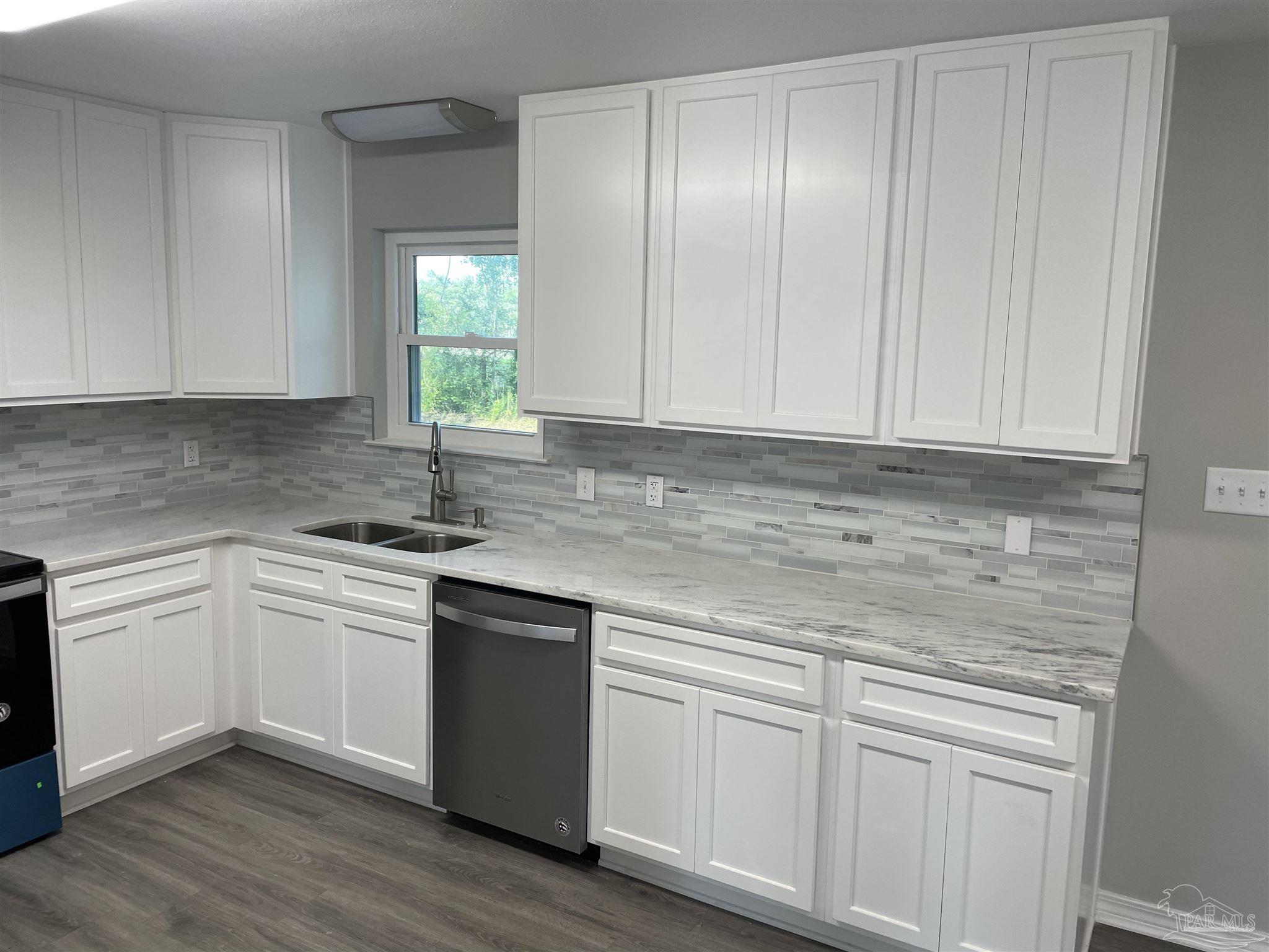 4659 Ephrem Lane Milton, FL 32571 - Photo 2 of 8