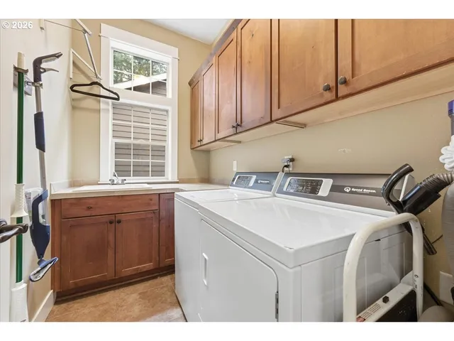 $779,900 | 35810 Chinook Street, Sandy, OR 97055