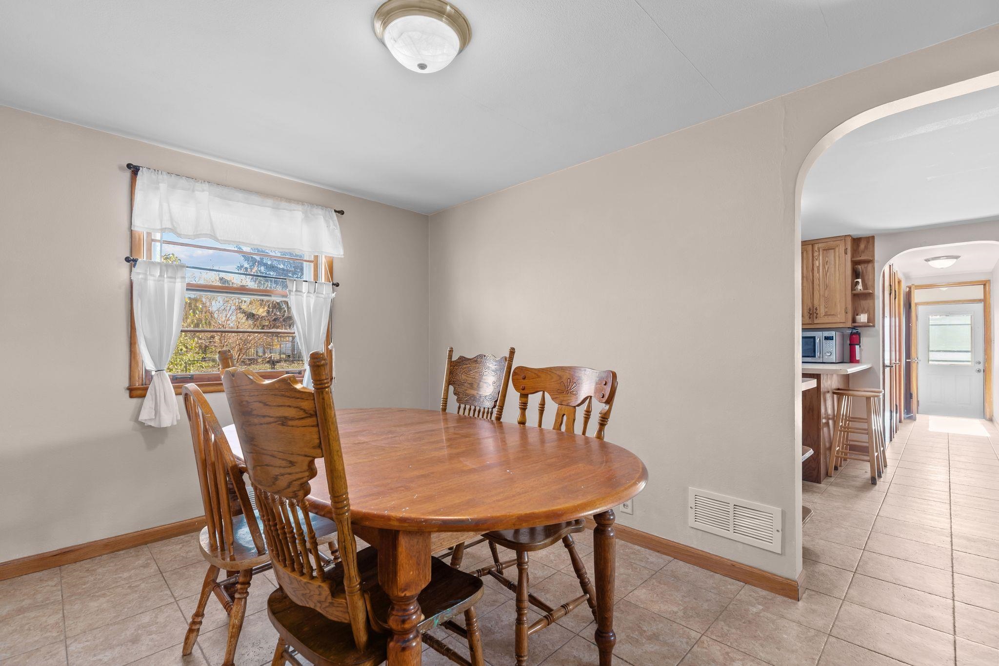 2530 Barbara Avenue Appleton, WI 54915 - Photo 11 of 32