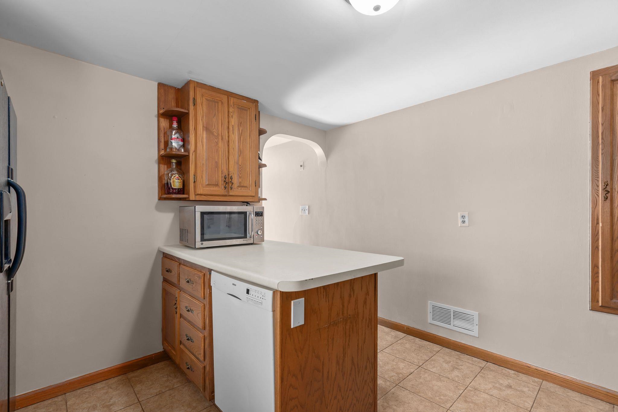 2530 Barbara Avenue Appleton, WI 54915 - Photo 15 of 32