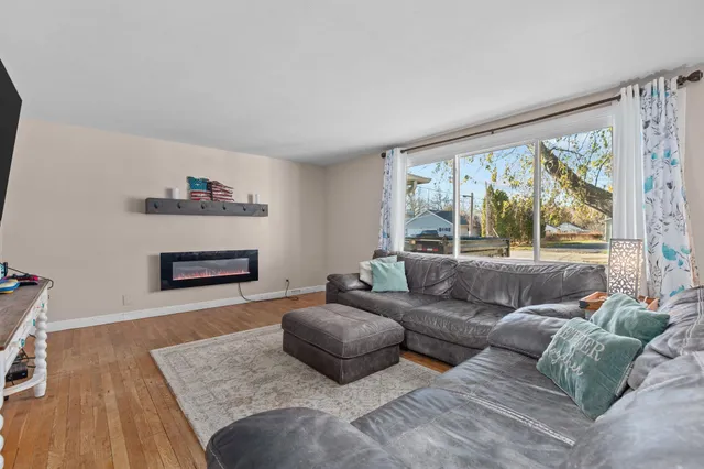 $269,900 | 2530 Barbara Avenue, Appleton, WI 54915