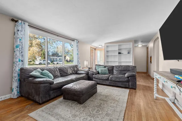 $269,900 | 2530 Barbara Avenue, Appleton, WI 54915