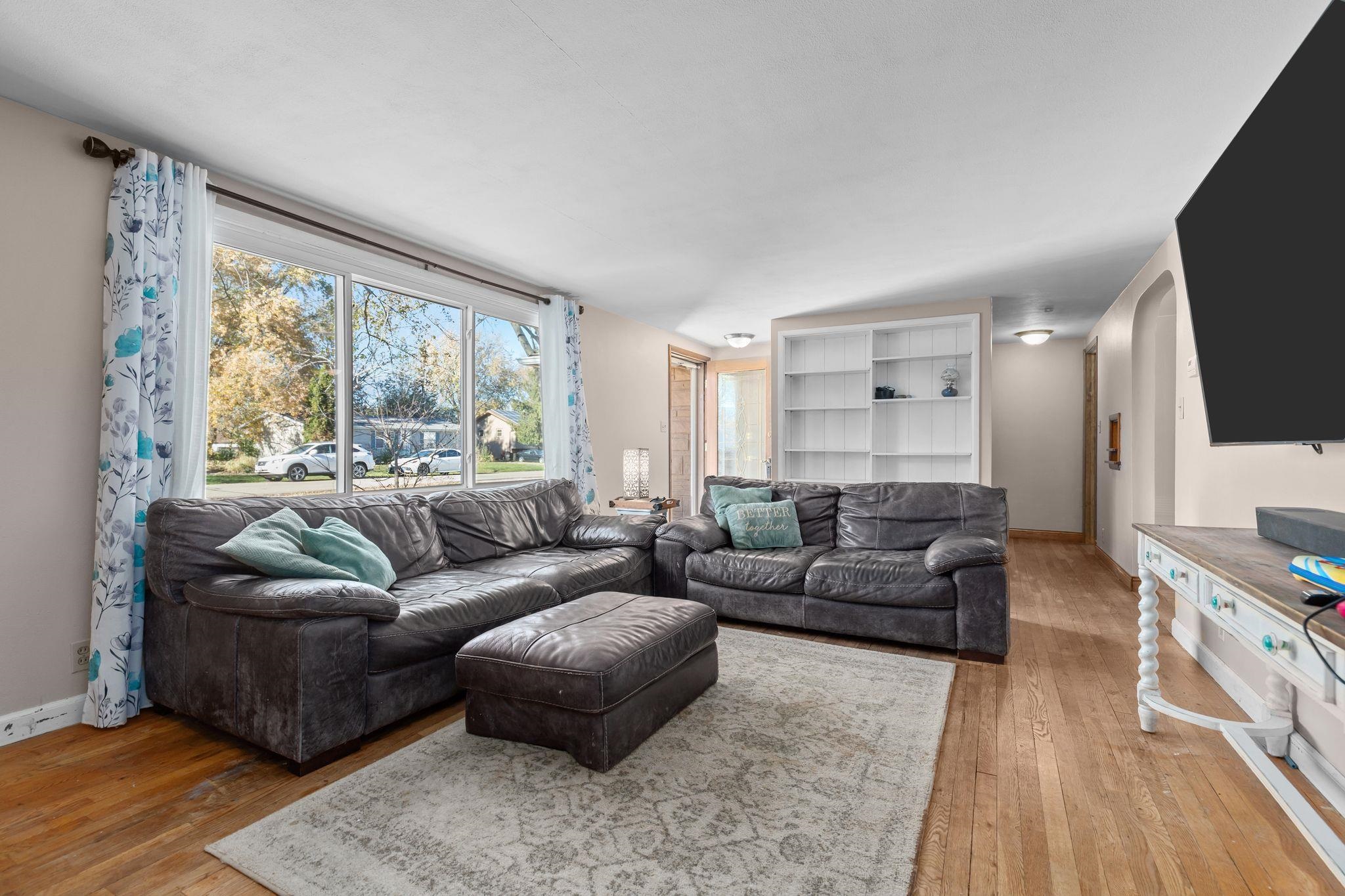 2530 Barbara Avenue Appleton, WI 54915 - Photo 6 of 32