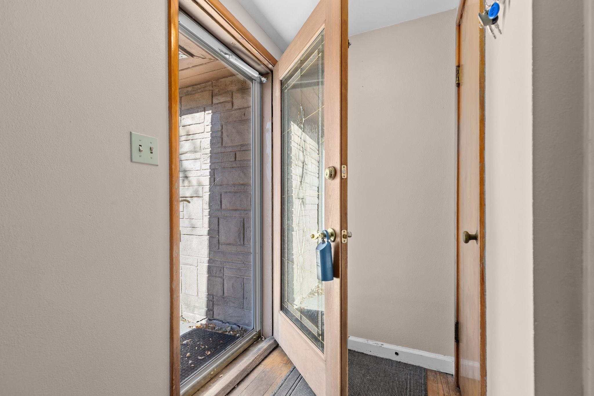 2530 Barbara Avenue Appleton, WI 54915 - Photo 9 of 32