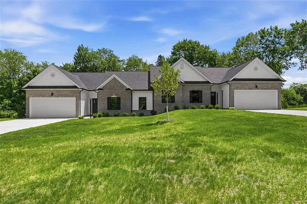 $799,000 | 100-102 Huselton Drive, Butler, PA 16002