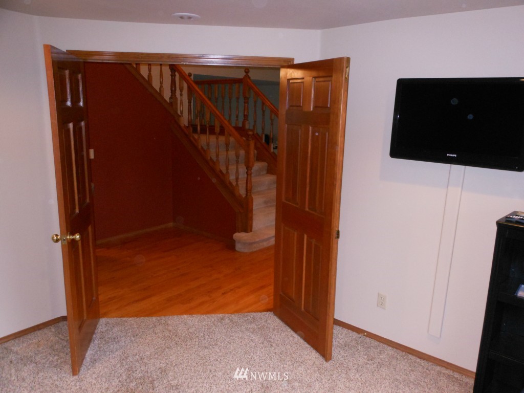 10309 Ridge Place Sedro-Woolley, WA 98284 - Photo 10 of 15 Gallery Image 10