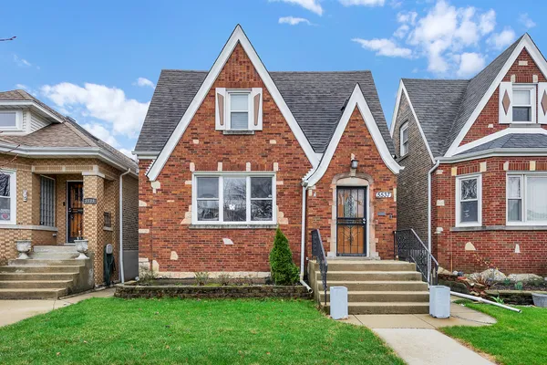 $575,000 | 5537 West Melrose Street, Chicago, IL 60641