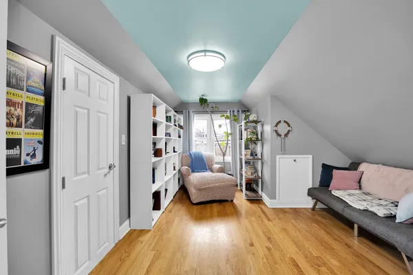 $575,000 | 5537 West Melrose Street, Chicago, IL 60641