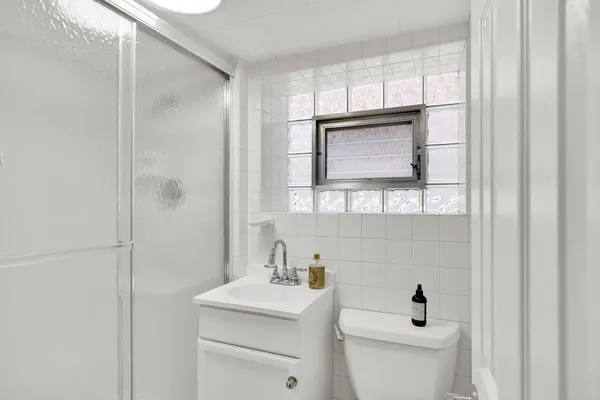 $575,000 | 5537 West Melrose Street, Chicago, IL 60641