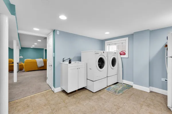 $575,000 | 5537 West Melrose Street, Chicago, IL 60641