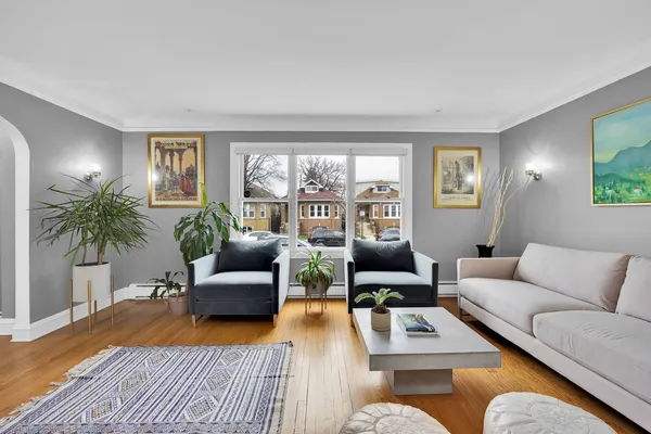 $575,000 | 5537 West Melrose Street, Chicago, IL 60641