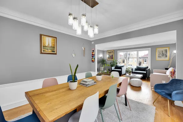 $575,000 | 5537 West Melrose Street, Chicago, IL 60641