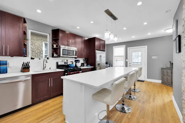 $575,000 | 5537 West Melrose Street, Chicago, IL 60641