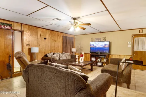 $325,000 | 2518 West Willow Street, Scott, LA 70583