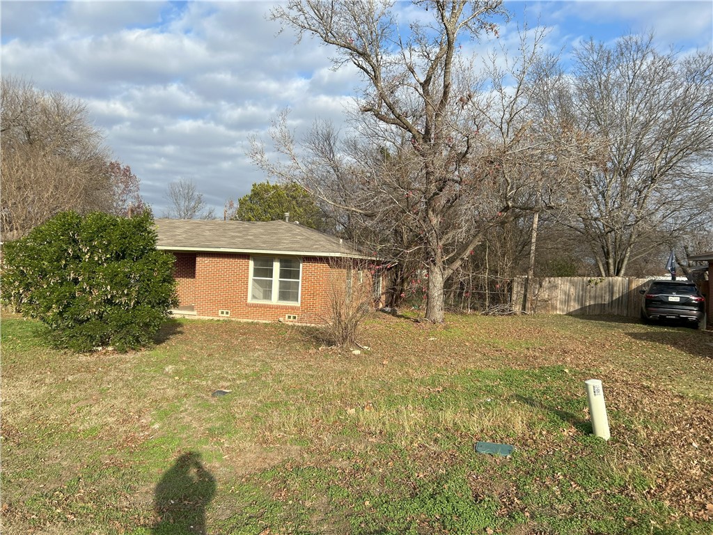 511 Robinson Drive Robinson, TX 76706 - Photo 2 of 9
