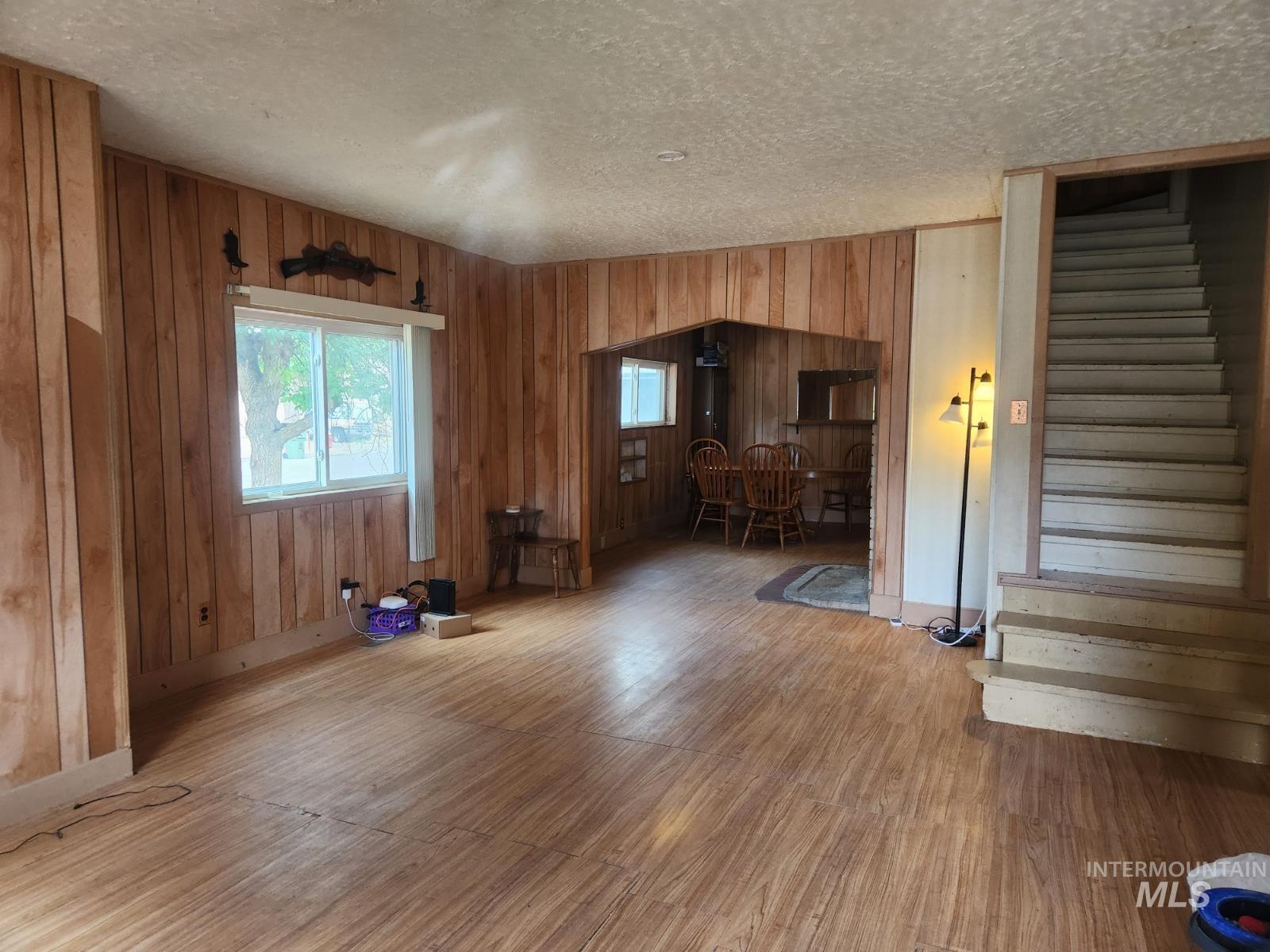 82 Northwest 3rd Street Ontario, OR 97914 - Photo 3 of 17