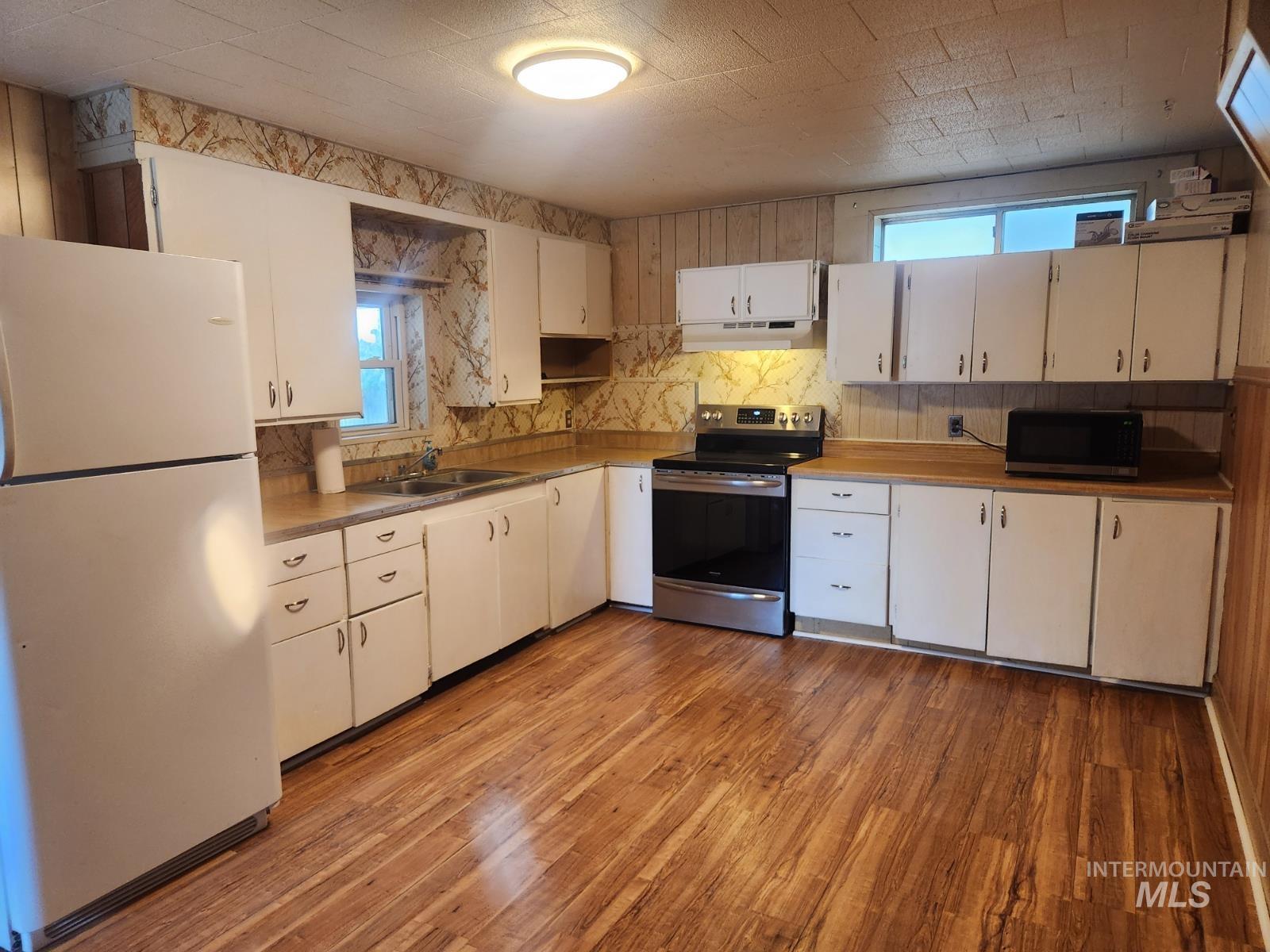 82 Northwest 3rd Street Ontario, OR 97914 - Photo 4 of 17