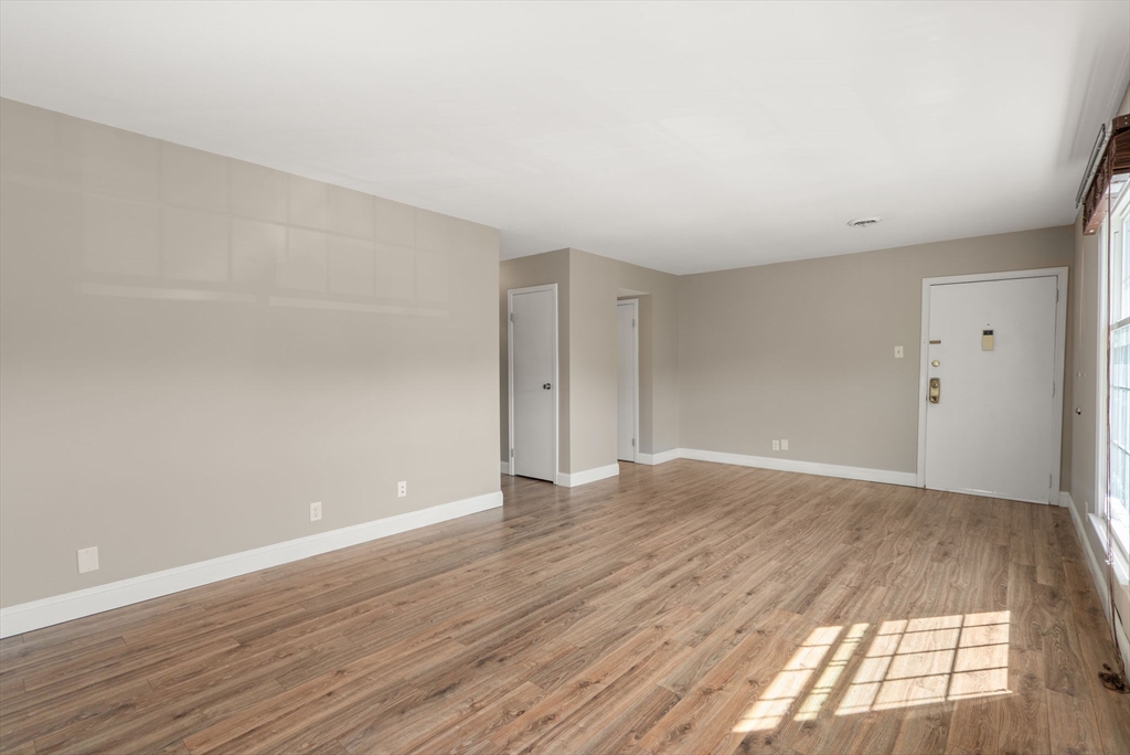 40 Yorktown Drive, Unit D Springfield, MA 01108 - Photo 3 of 27