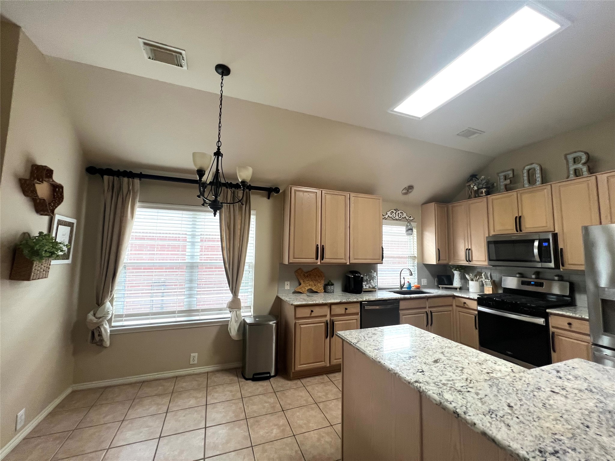 2102 Louetta Spring Drive Spring, TX 77388 - Photo 4 of 17 Gallery Image 4