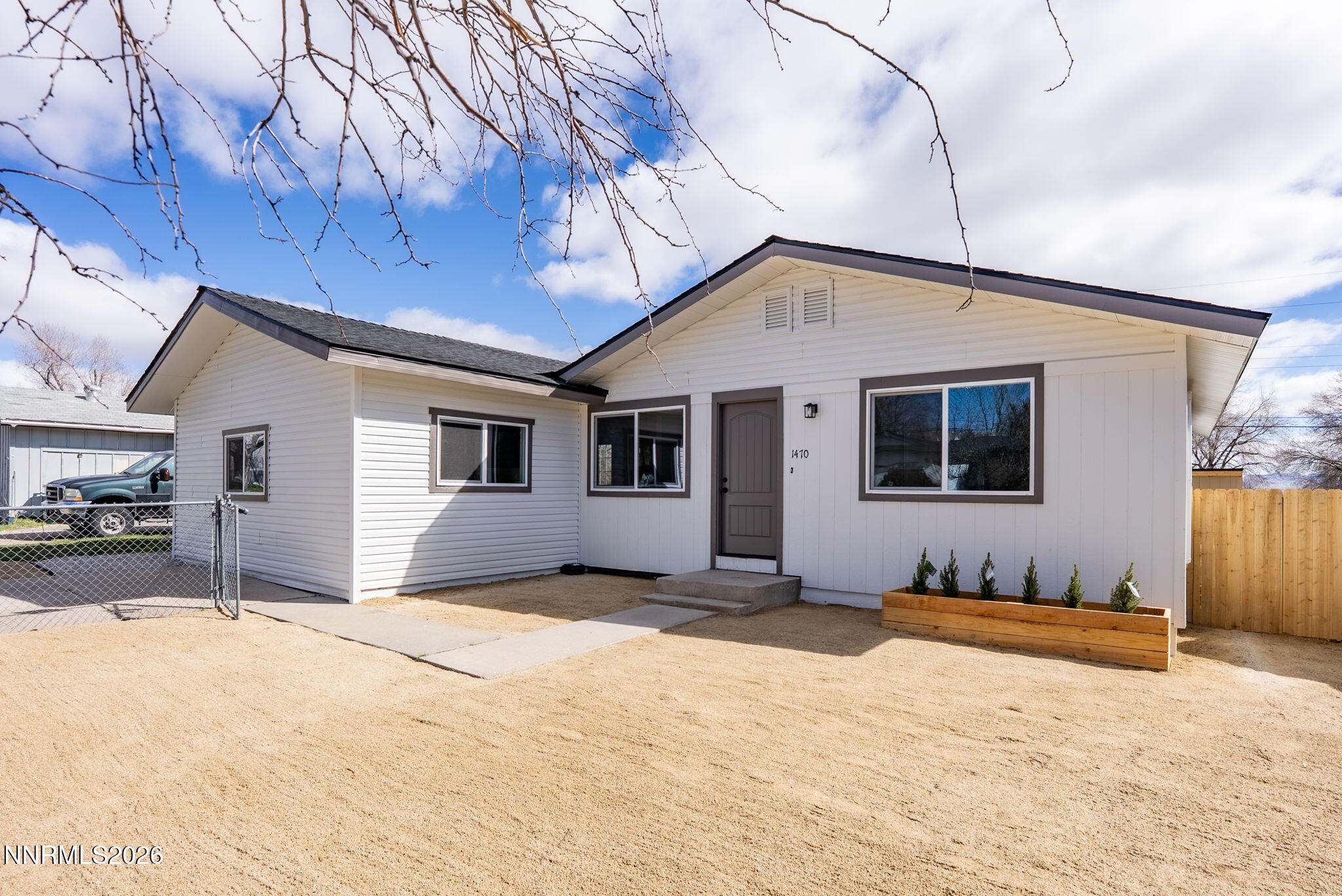 45-web-or-mls-1470 Marne Exterior-1