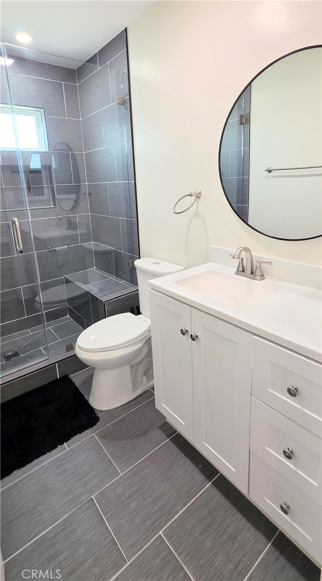 402 Findlay Montebello, CA 90640 - Photo 15 of 33 Guest/hallway bath