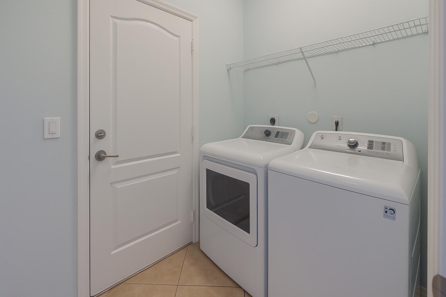 233 Southwest Otter Run Place Stuart, FL 34997 - Photo 18 of 20 Laundry/Utility Room