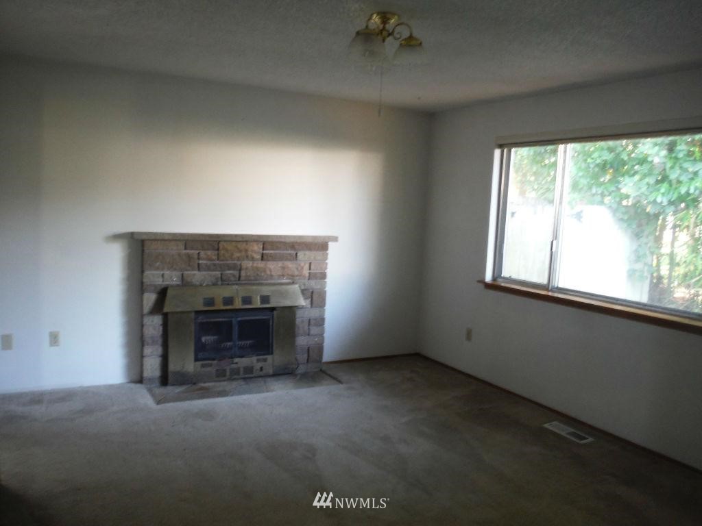 10720 McDonald Road Southwest Tacoma, WA 98498 - Photo 4 of 8