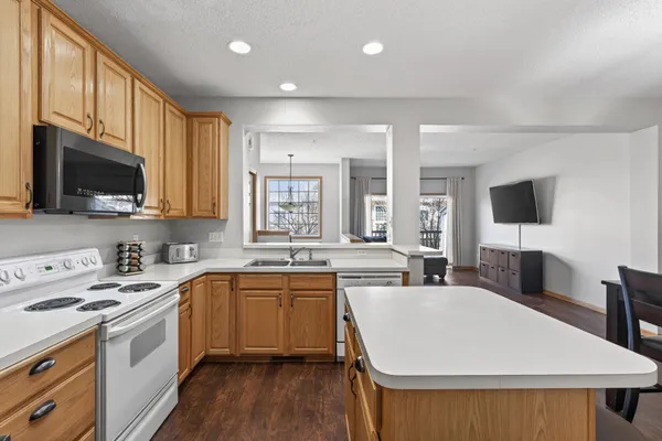 $249,900 | 13863 54th Avenue North, Plymouth, MN 55446