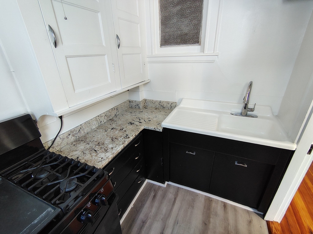 1 Harbor Street, Unit 3 Salem, MA 01970 - Photo 4 of 10 a picture of a counter top space