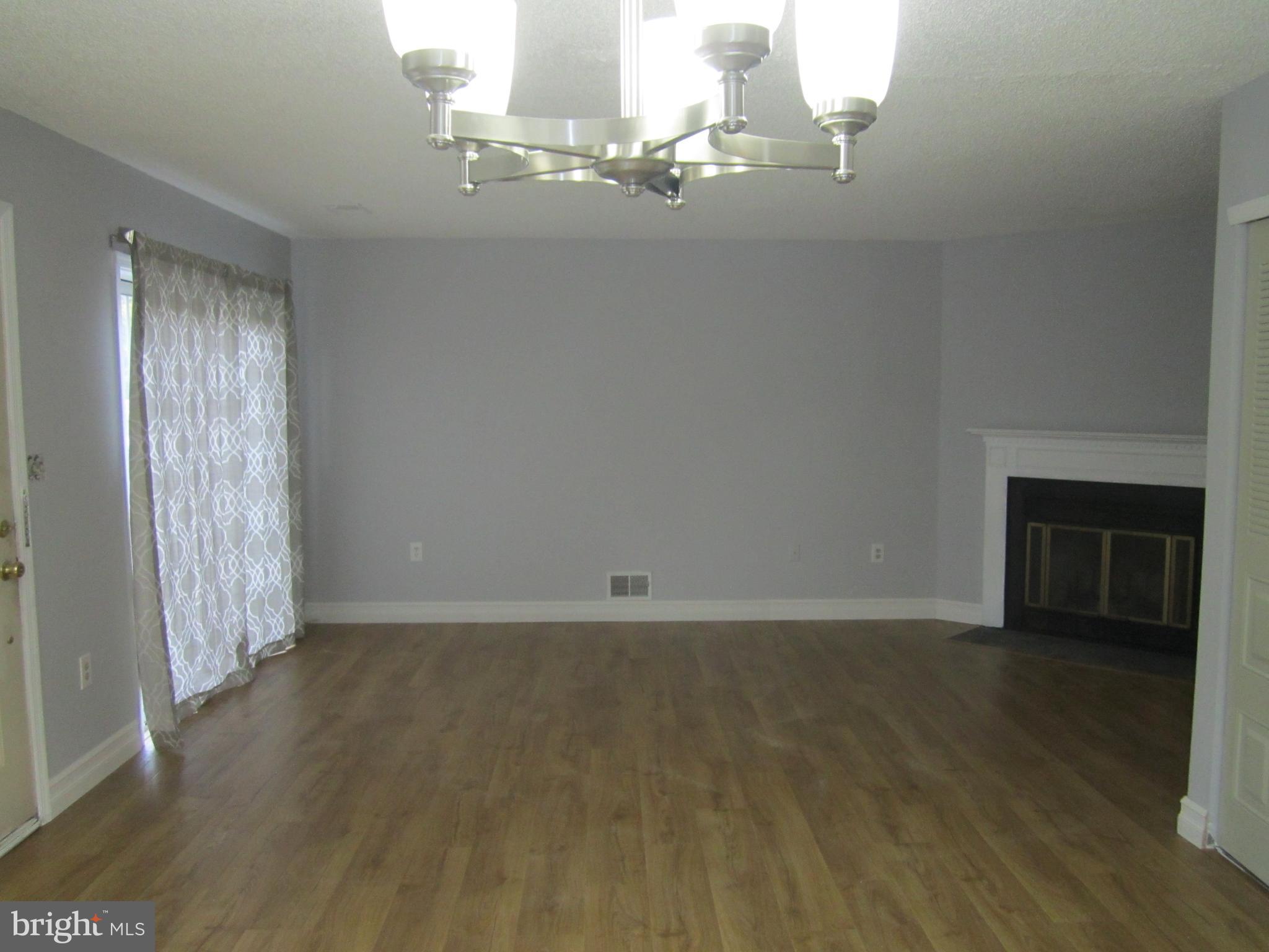 92 Versailles Court Hamilton, NJ 08619 - Photo 2 of 28