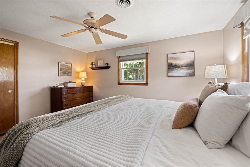 14 Belmont Road Burlington, MA 01803 - Photo 19 of 41
